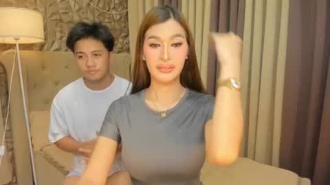 hunkhomerontop online show from 25, 6, 2026