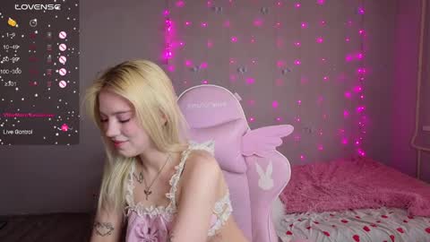 Cassie  STREAMS HERE EVERYDAY online show from 4, 4, 2026