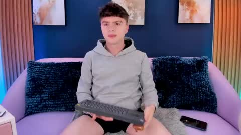 Ian  online show from 25, 4, 2026