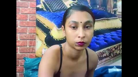 indiansexybutt4u2luv online show from 17, 6, 2026