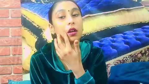 indiansexybutt4u2luv online show from 18, 6, 2026