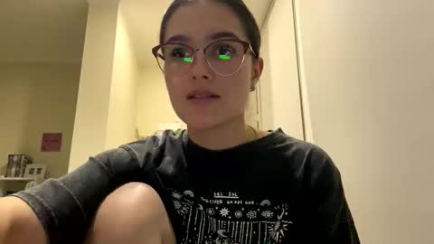 irisss31 online show from 9, 6, 2026
