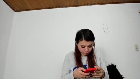 isabella_jaramillo online show from 13, 11, 2025