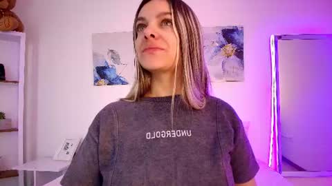 Isabella  online show from 15, 6, 2026