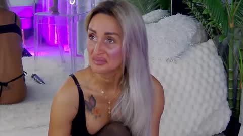 IsabelleEthan online show from 8, 6, 2026