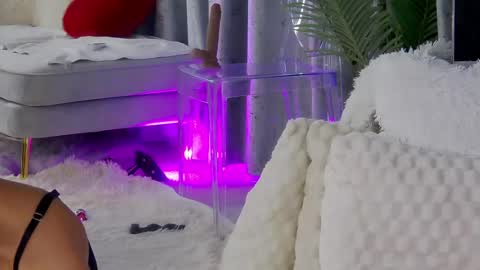 IsabelleEthan online show from 12, 6, 2026