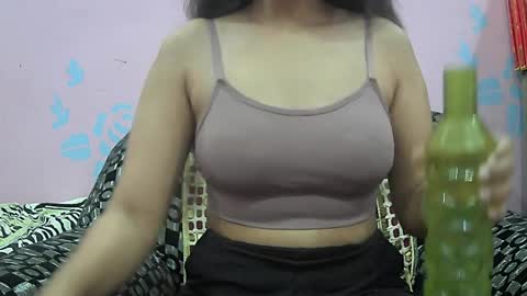 Snapshot of ishika_singh_ chatting on 5, 4, 2026 ishika_singh_ online show from 5, 4, 2026