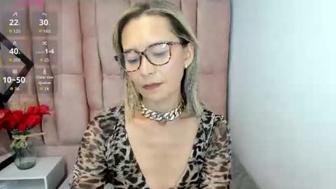 ISSA MILF online show from 10, 6, 2026