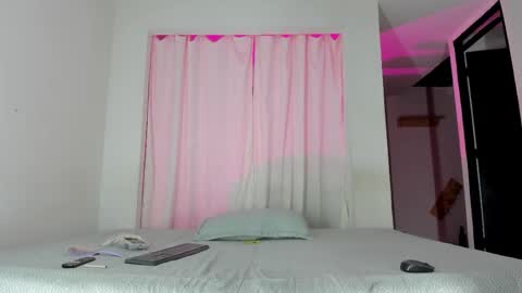 Isabella  online show from 8, 6, 2026