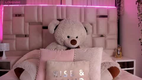 Ivanna West online show from 7, 6, 2026
