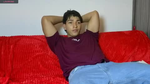 james_silva1 online show from 8, 6, 2026