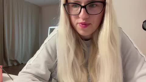 Nicole  online show from 6, 6, 2026