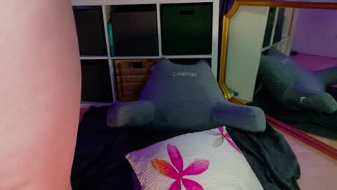 jennasxy19 online show from 9, 6, 2026