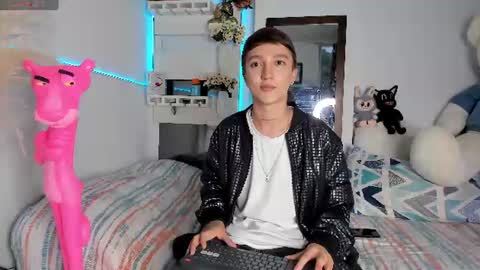 jero independent model online show from 19, 6, 2026
