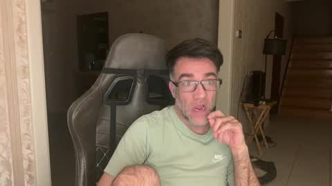 Snapshot of jglisson83 chatting on 8, 4, 2026 jglisson83 online show from 8, 4, 2026