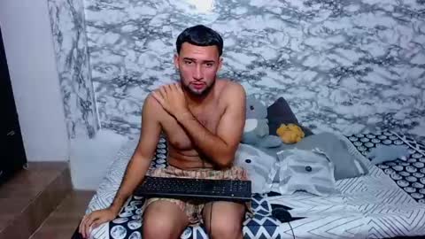 jhonay__cute online show from 15, 4, 2026