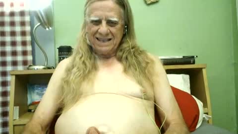 johnnieq1971 online show from 22, 6, 2026