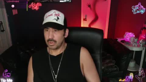 Snapshot of johnnyfromspace chatting on 19, 4, 2026 Johnny from Space online show from 19, 4, 2026