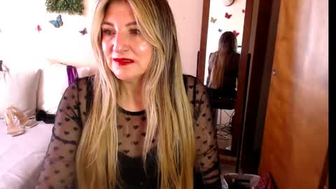 Jolie Mature online show from 2, 6, 2026