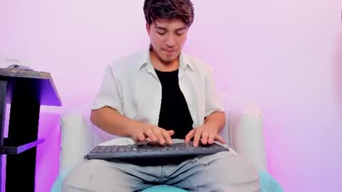 JUAN  online show from 24, 6, 2026