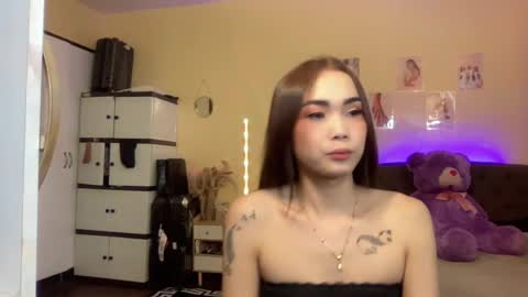EloiseMoree online show from 10, 12, 2024