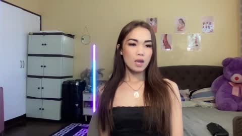 EloiseMoree online show from 4, 1, 2025