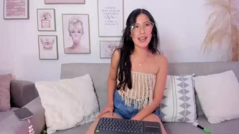 juliee_ross online show from 18, 6, 2026