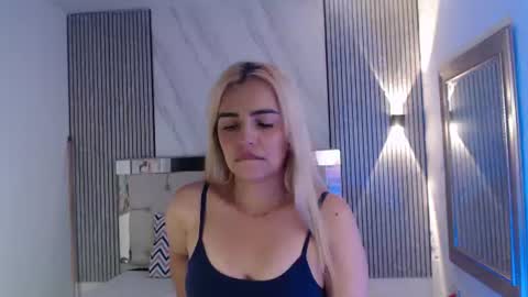 julieta__fox_ online show from 17, 6, 2026