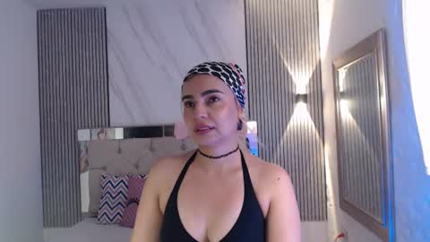 julieta__fox_ online show from 19, 6, 2026