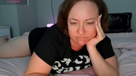 Juli Monroe online show from 4, 6, 2026