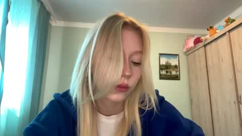 Mia 1st day here online show from 1, 6, 2026