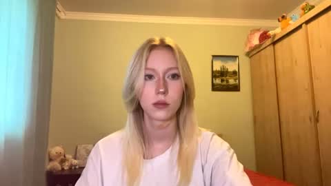 Mia 1st day here online show from 12, 6, 2026