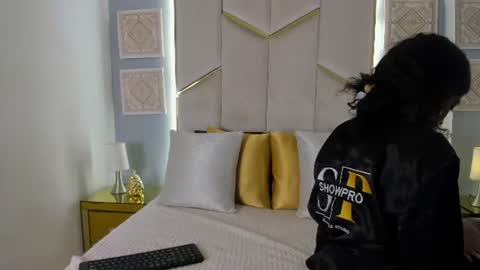 karinaacox online show from 18, 6, 2026