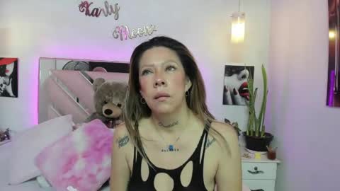 Karly Moonns online show from 5, 6, 2026