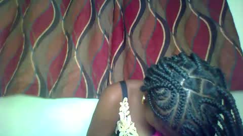 Snapshot of karoliee chatting on 9, 5, 2026 karoliee online show from 9, 5, 2026