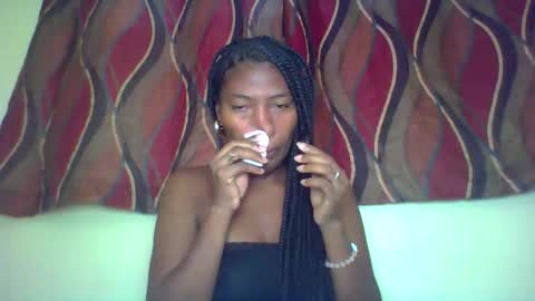 Snapshot of karoliee chatting on 10, 5, 2026 karoliee online show from 10, 5, 2026