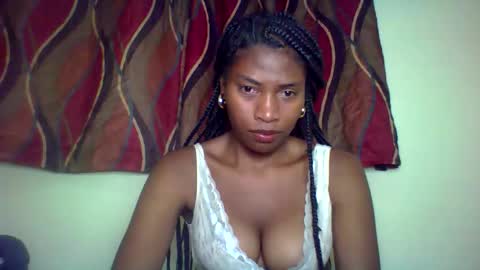 Snapshot of karoliee chatting on 19, 5, 2026 karoliee online show from 19, 5, 2026