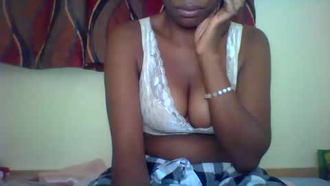 Snapshot of karoliee chatting on 27, 5, 2026 karoliee online show from 27, 5, 2026
