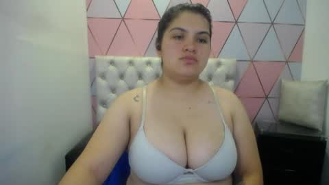 Snapshot of katalina_santana25 chatting on 30, 5, 2026 katalina santana25 online show from 30, 5, 2026