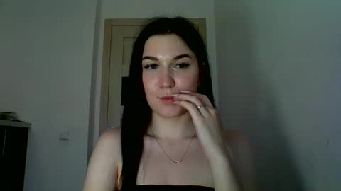 Snapshot of katie_foxi chatting on 5, 6, 2026 katie_foxi online show from 5, 6, 2026