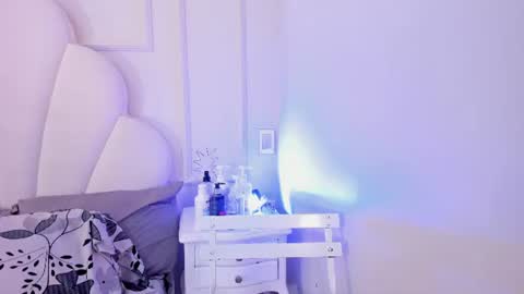 kaylachannell online show from 19, 6, 2026