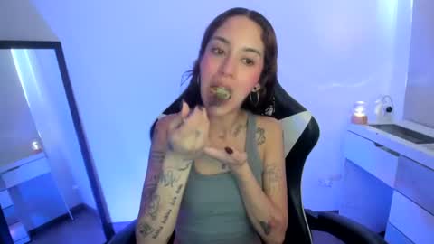 kaylie online show from 16, 6, 2026