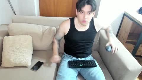 Snapshot of kaynn_b chatting on 1, 2, 2025 kaynn_b online show from 1, 2, 2025