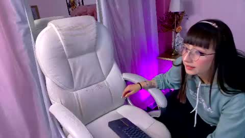    online show from 19, 6, 2026