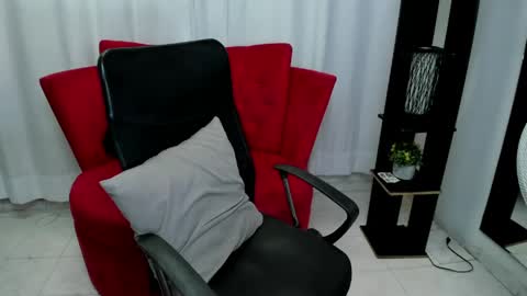 Kendra Hot online show from 5, 6, 2026