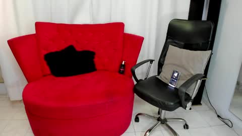 Kendra Hot online show from 9, 6, 2026