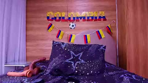 kiaralopez_ online show from 20, 6, 2026