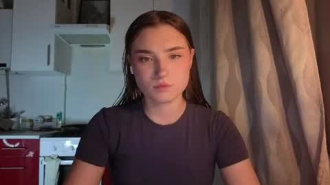 Ola my name is Lissa  Lets hit 10 Thumbs Up together   online show from 23, 6, 2026