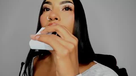 kim_mouth17 online show from 21, 6, 2026
