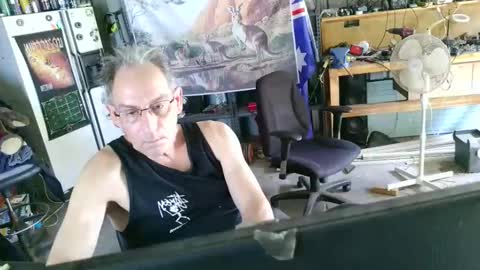 Snapshot of kimintheshed chatting on 19, 4, 2026 kimintheshed online show from 19, 4, 2026